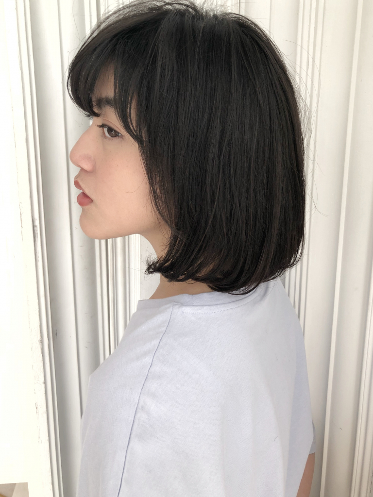 ヘアスタイル「大人可愛いナチュラルボブ」の側面画像