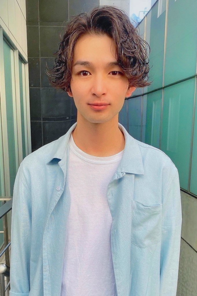 原宿・表参道にある日本を代表するトレンド美容室・美容院「Tierra（ティエラ）」のスタッフ「小宮　涼太」の画像